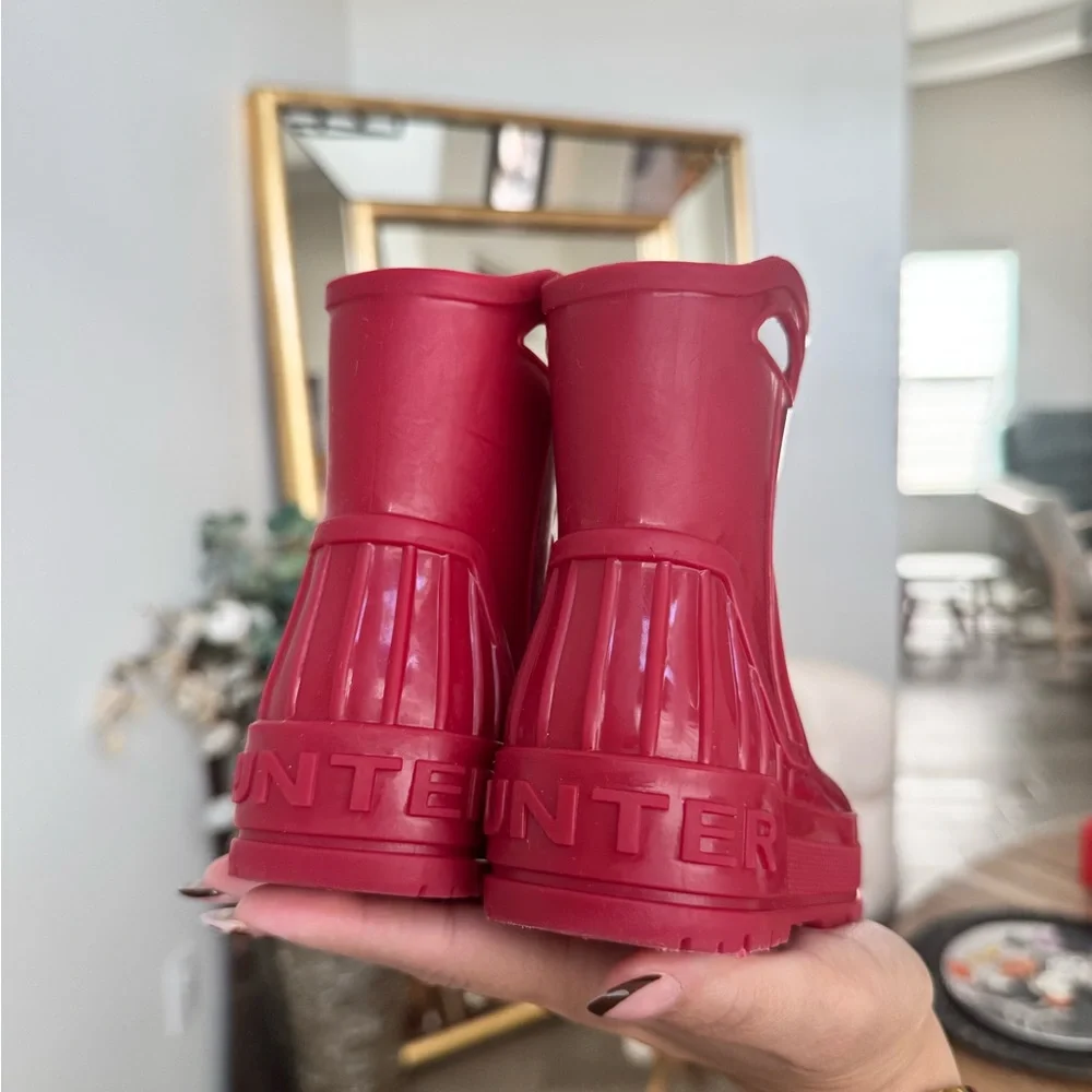 Munster bright red